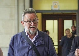 EL exsecretario general de UGT-A, Francisco Fernández Sevilla, a su llegada a la Audiencia de Sevilla