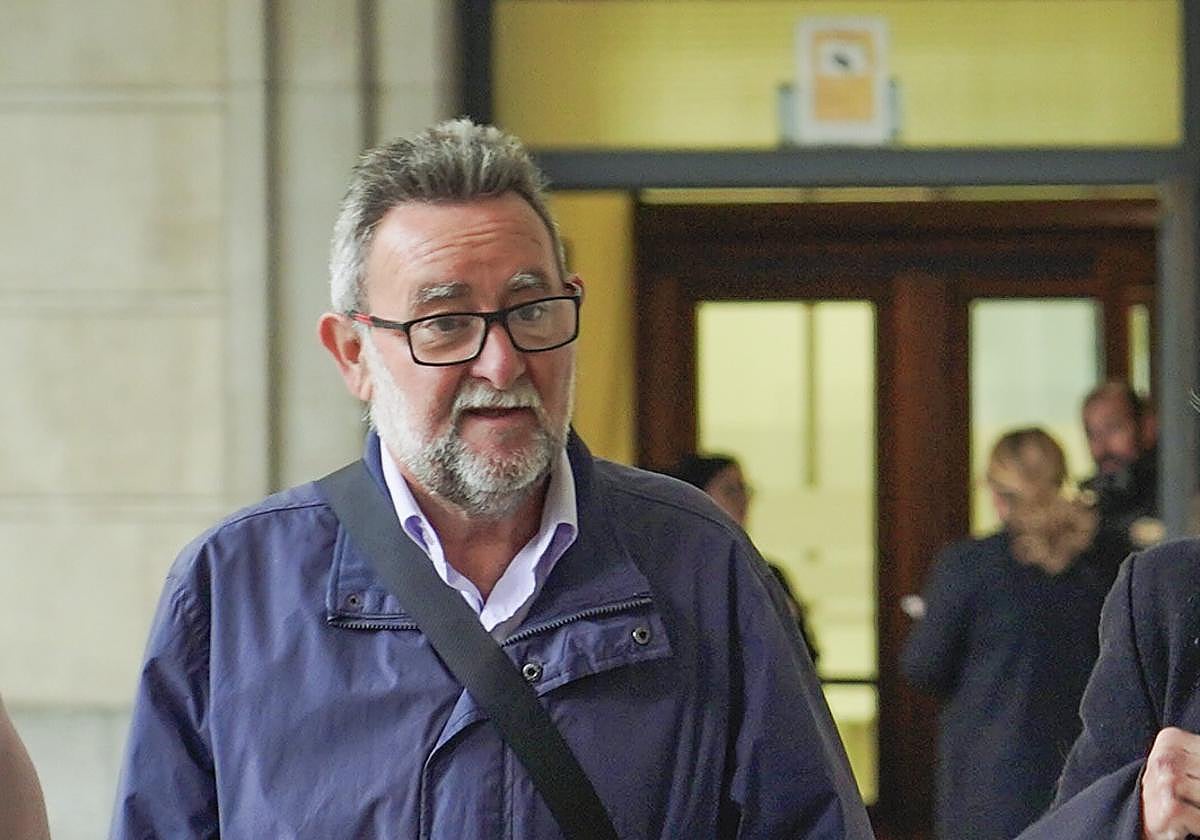 EL exsecretario general de UGT-A, Francisco Fernández Sevilla, a su llegada a la Audiencia de Sevilla