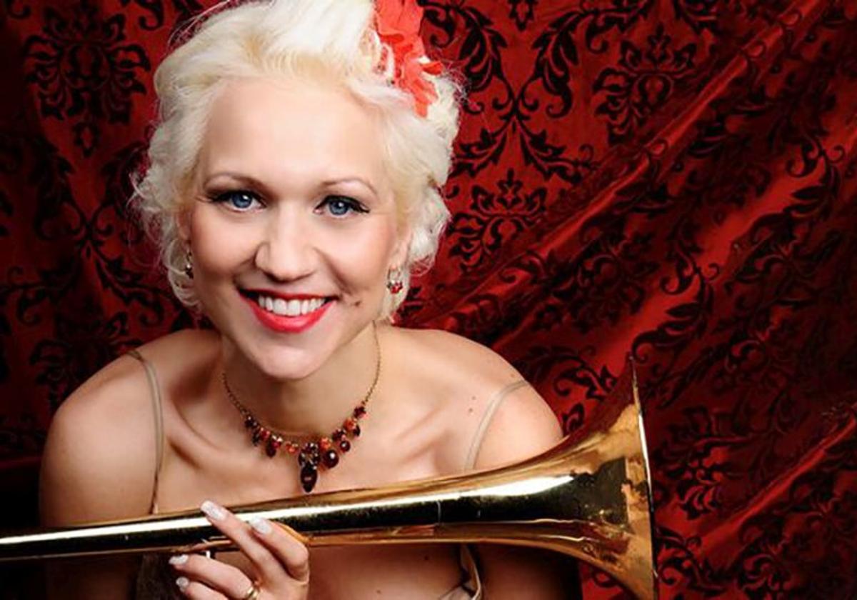 La estrella sueca del jazz Gunhild Carling y la Big Band Clasijazz actuarán juntos este jueves en el Maestro Padilla