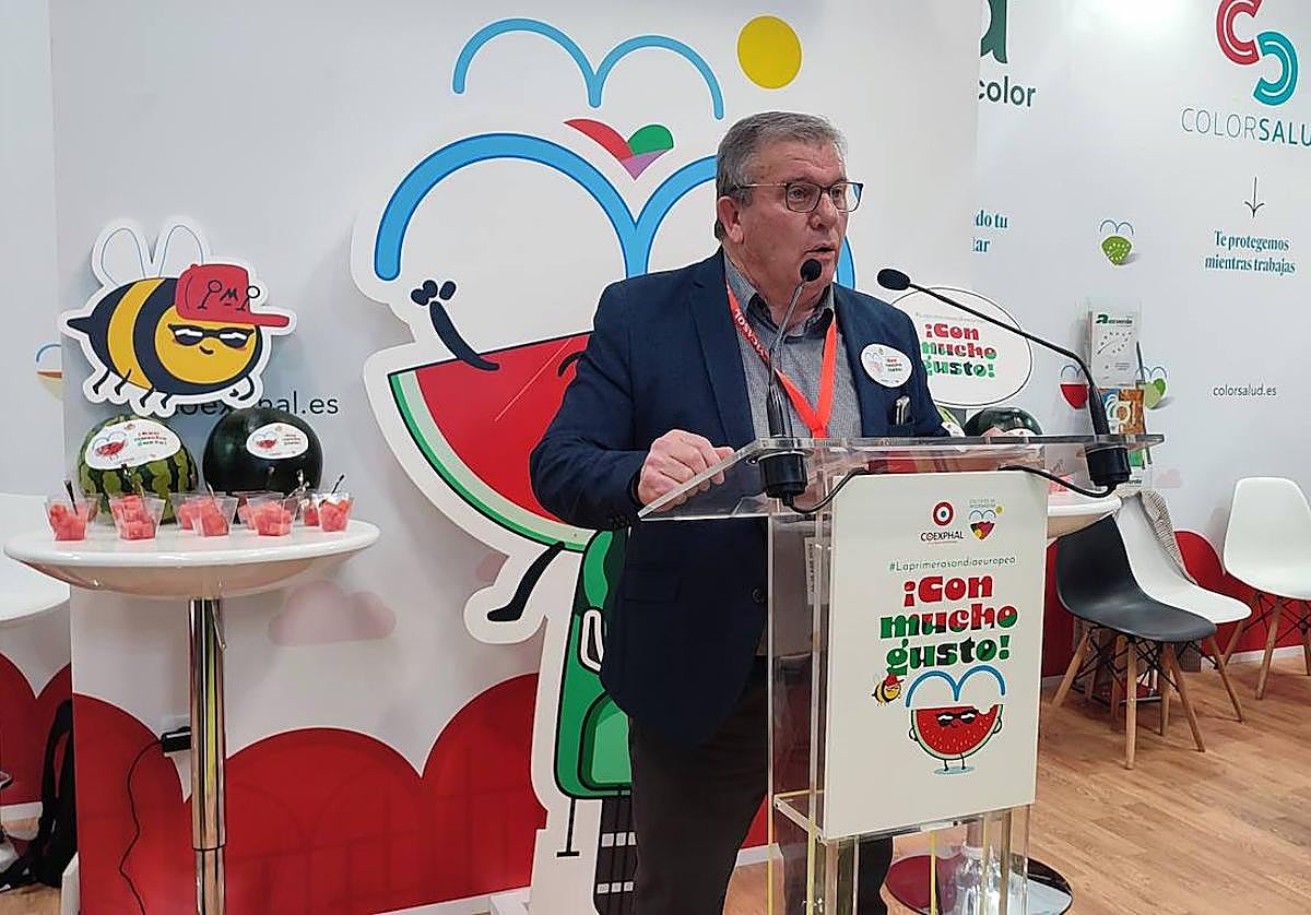 Juan Antonio González durante la presentación de la campaña 'La primera sandía de Europa'.