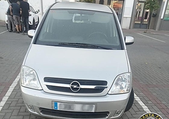 Coche robado y recuperado en Santa Fe.