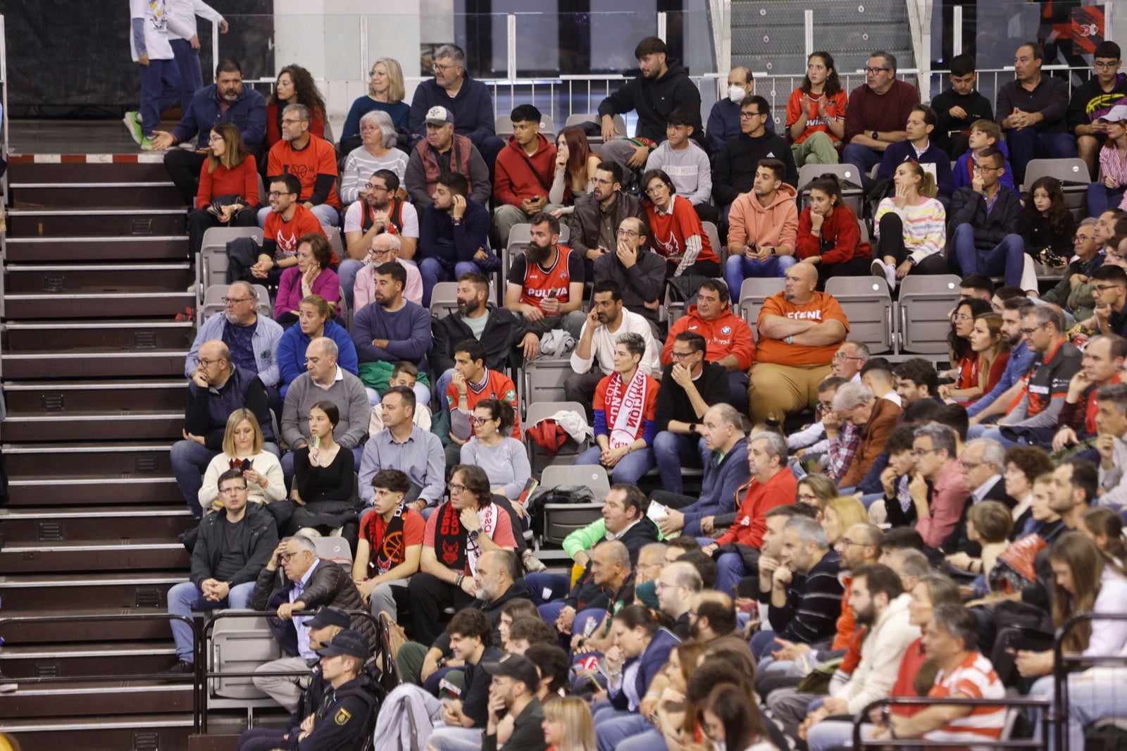 Encuéntrate en la grada durante el Covirán Granada - Breogán