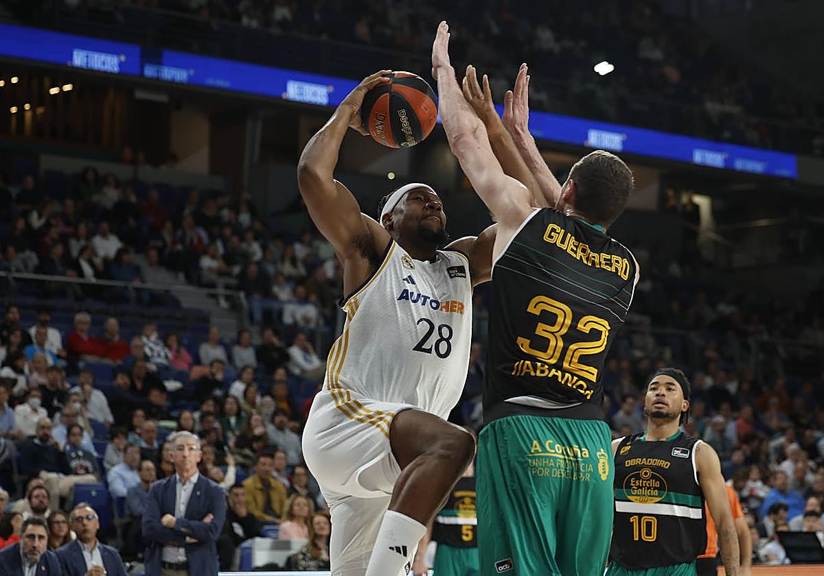 Yabusele, en una acción de tiro del encuentro.