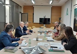 Reunión entre técnicos de la Diputación y de la Junta.