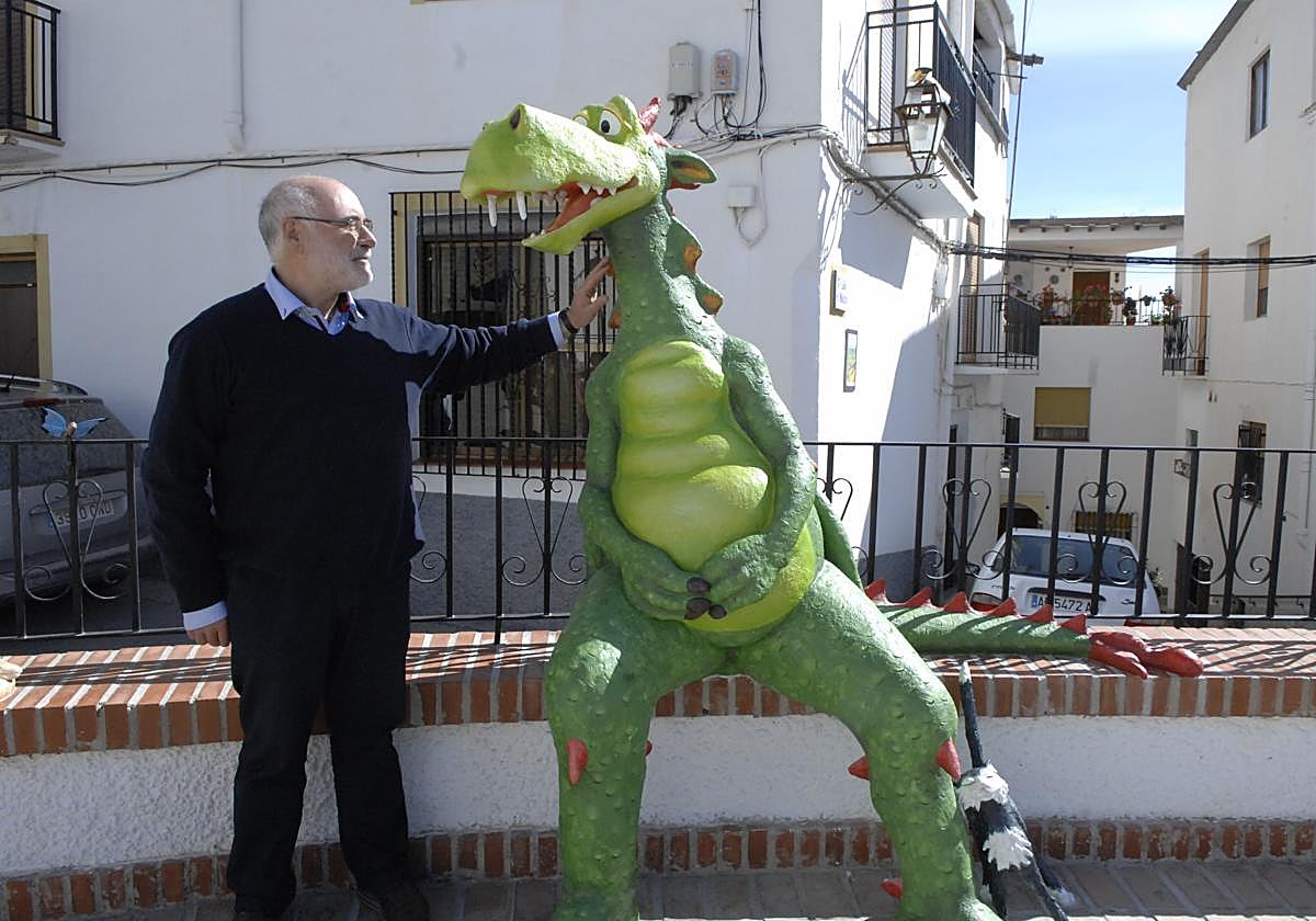 Escultura a Norberto 'El Dragón' en Yegen.