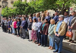 Concentración frente al Ayuntamiento de Jaén.