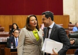 Moreno y Crespo, este jueves en el Parlamento.