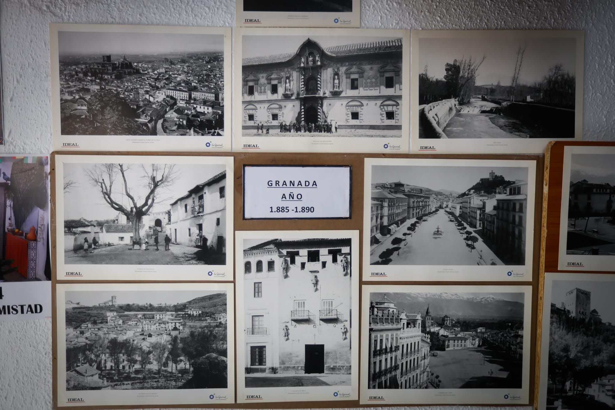 Las imágenes de la peculiar Cruz que cuenta la historia de Granada con fotos de IDEAL