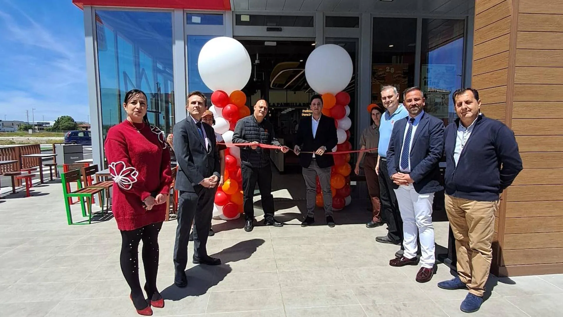 Burger King® España Inaugura Su Primer Restaurante En Vegas Del Genil 