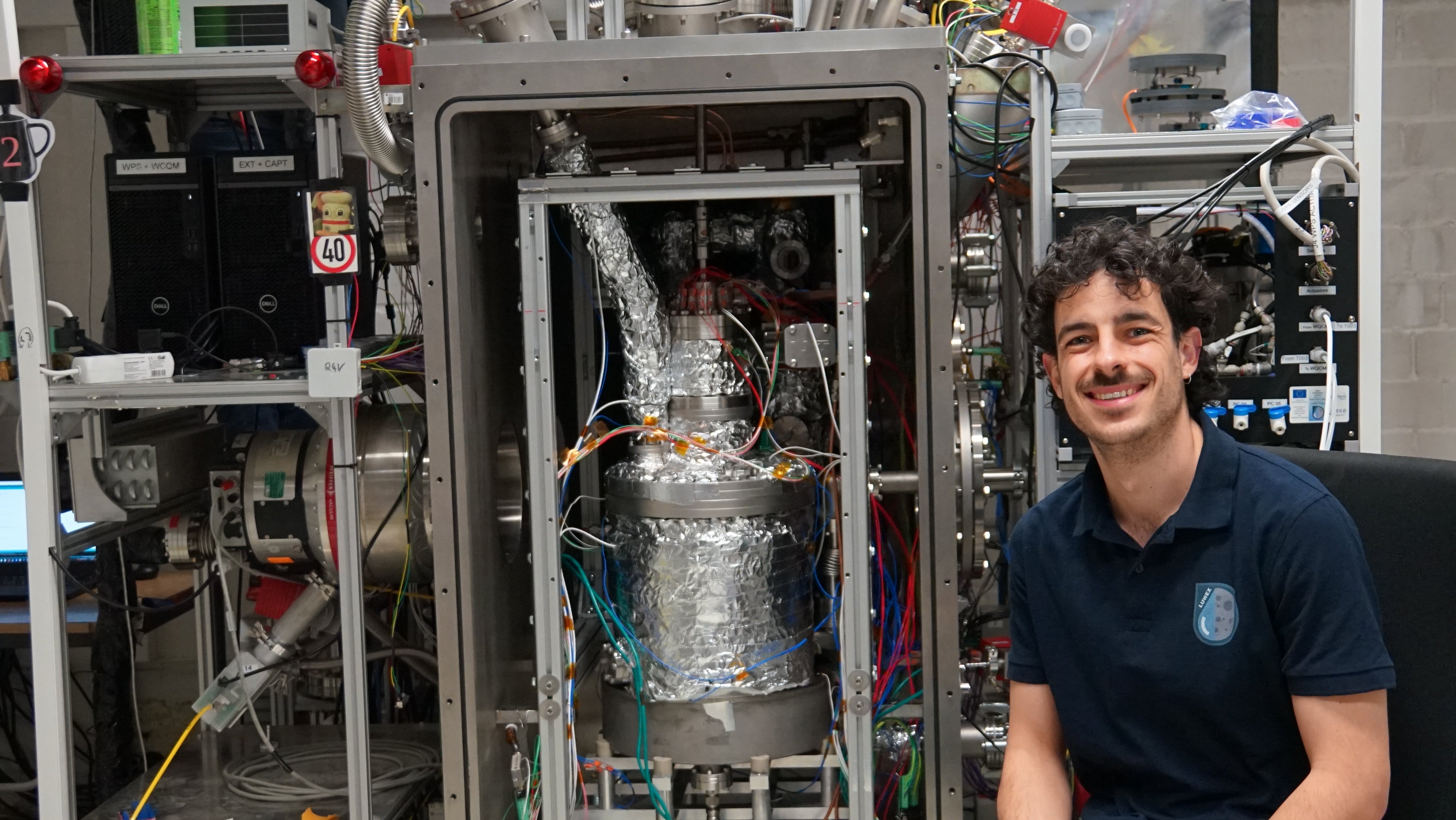 Mateo Rejón, en el laboratorio donde trabaje en Alemania.