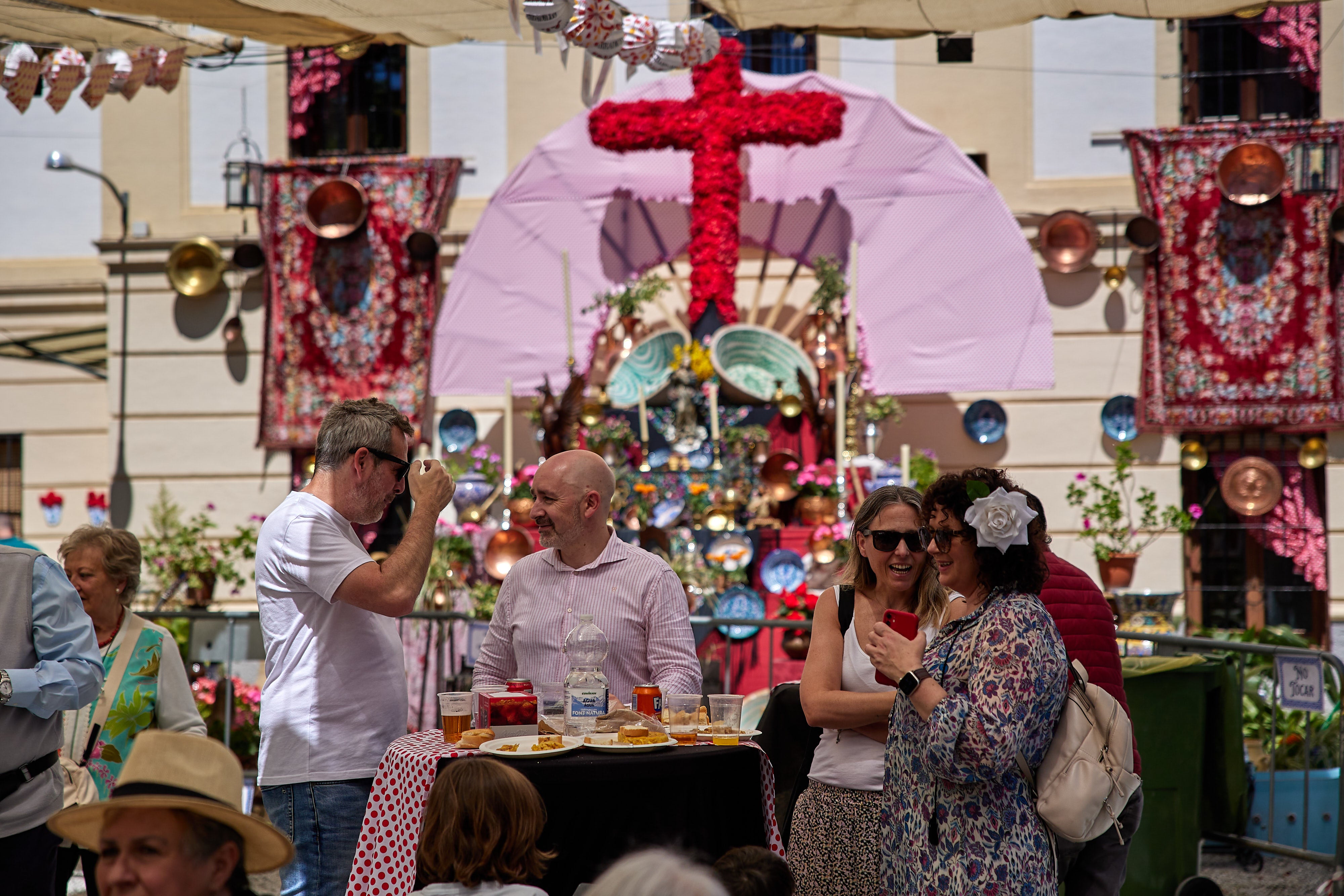 El sábado de cruces en Granada, en imágenes