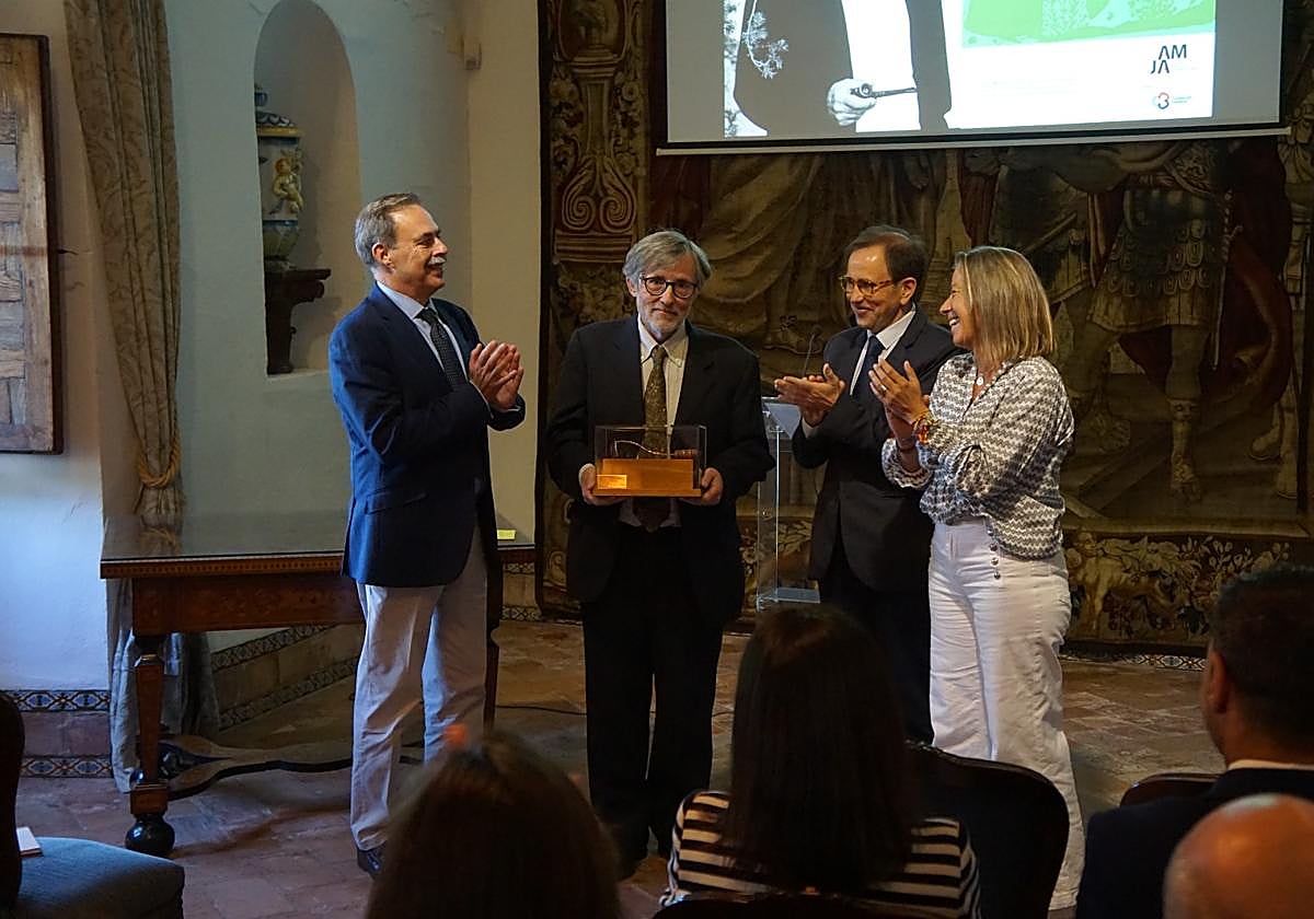 El divulgador de los jardines históricos José Tito Rojo recibe el Premio Ibn Luyun en Córdoba