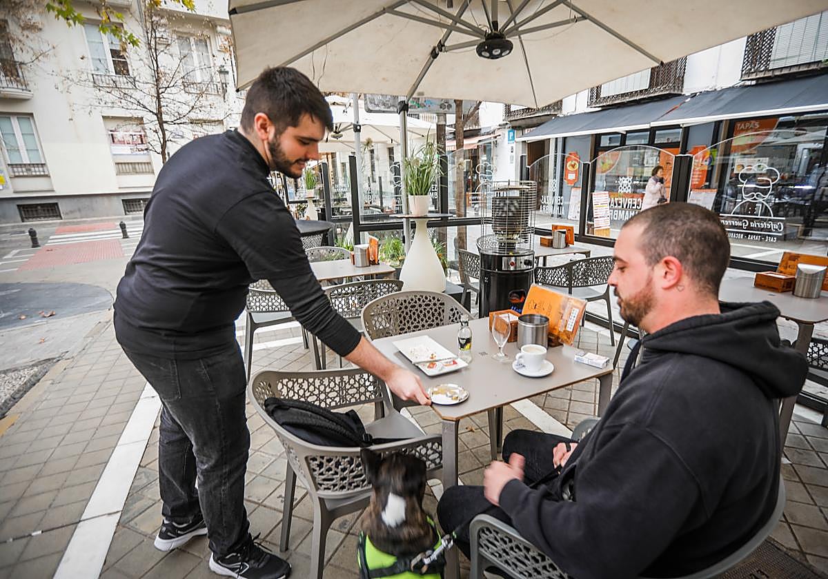 Un negocio de restauración en una imagen de archivo