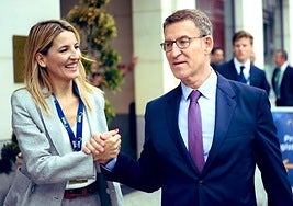 María Jesús Molina y Alberto Núñez Feijóo, en un acto del Partido Popular Europeo.