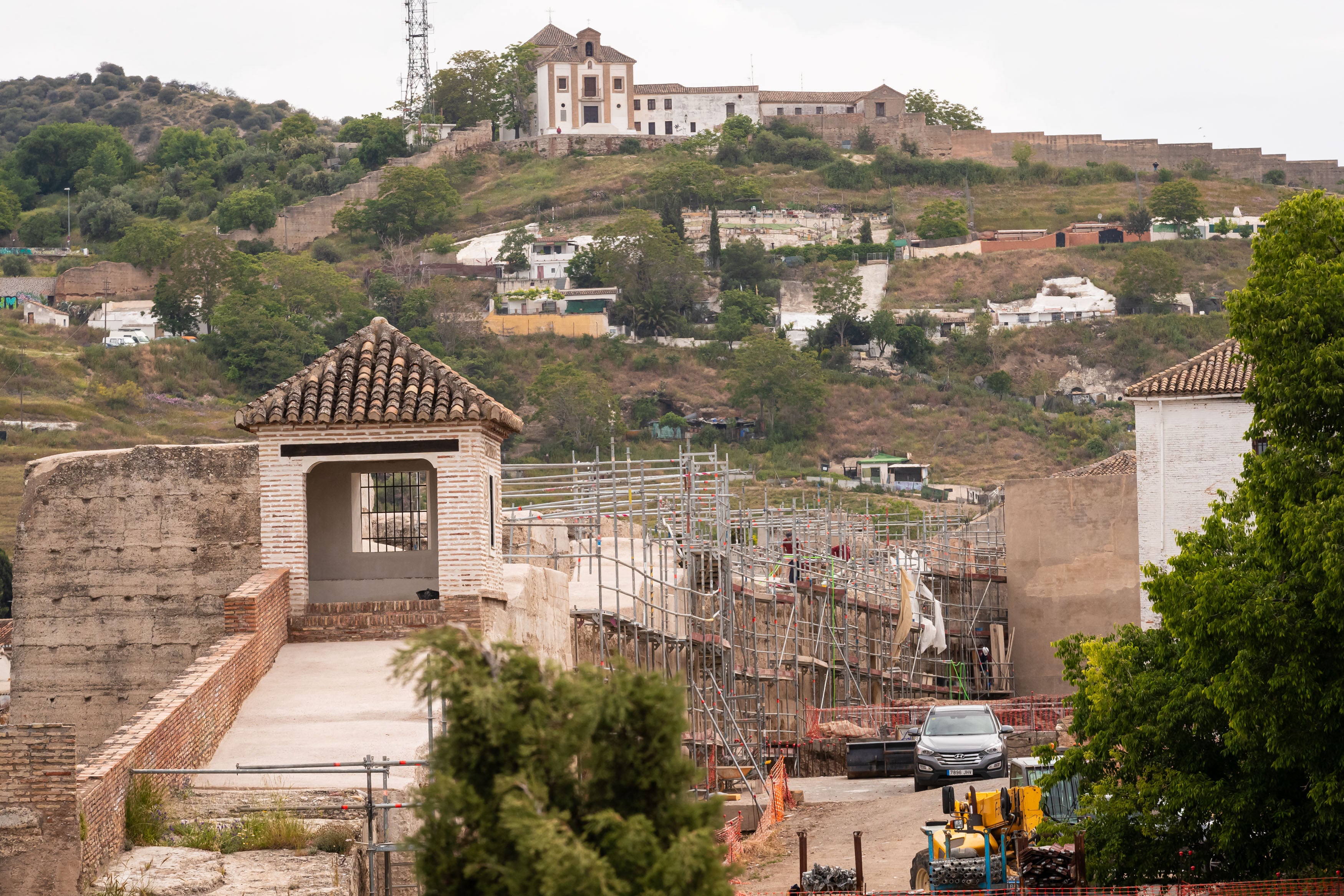 Recorrido en imágenes por la Muralla Zirí de Granada
