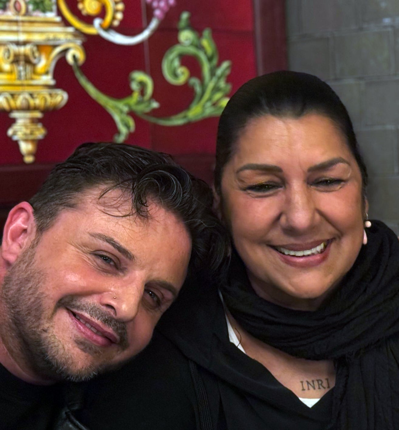 Juan Andrés Maya, con Remedios Amaya.