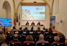 Acto de presentación de los cursos de verano de la UNIA en Baeza.