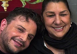 Juan Andrés Maya, con Remedios Amaya.