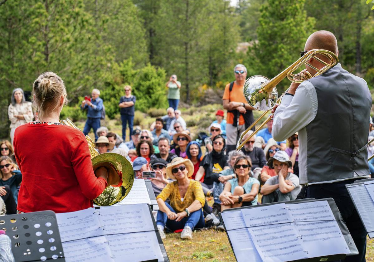 No faltará la excursión musical por la Sierra de Segura.