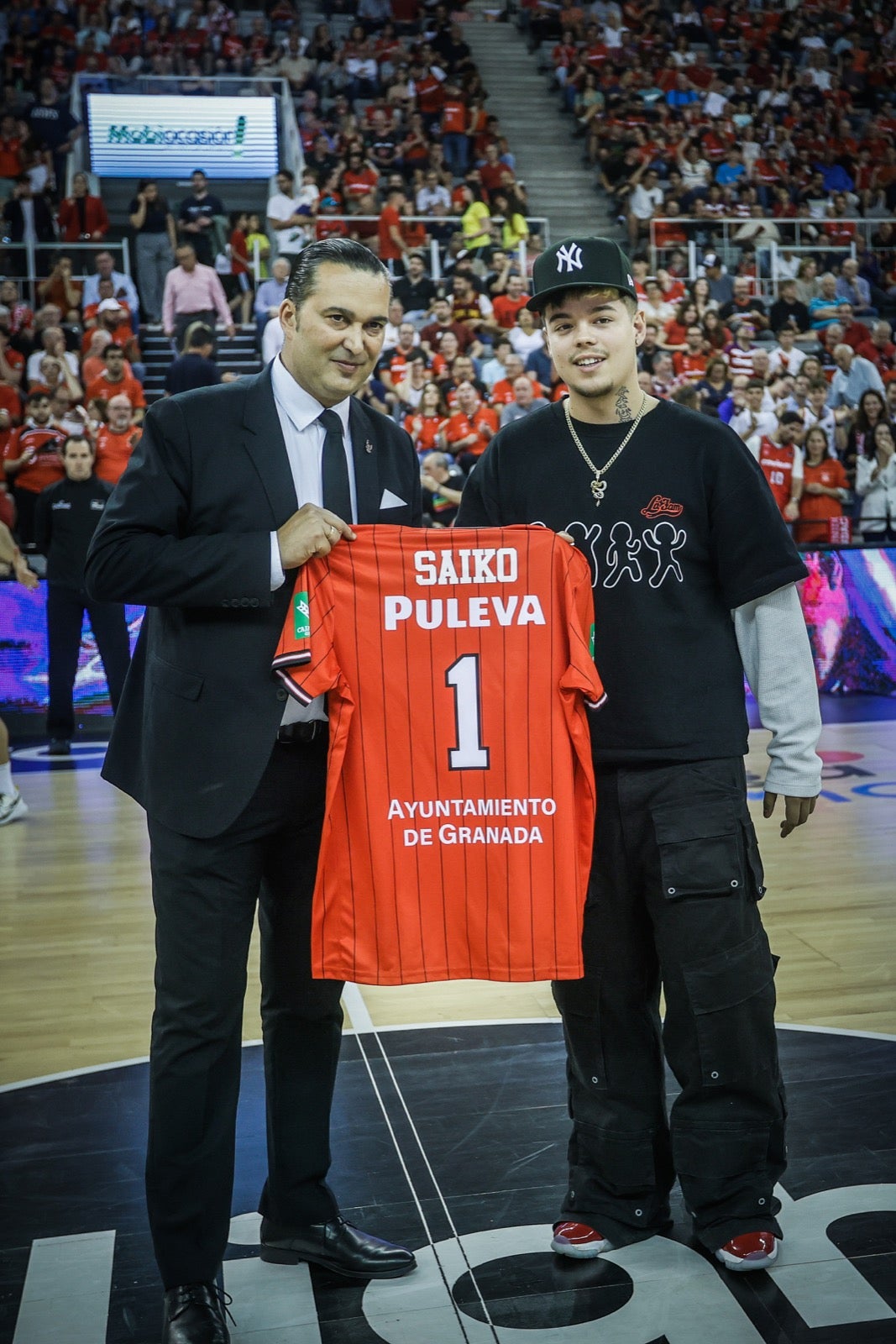 Las imágenes de la fiesta del Covirán y la afición