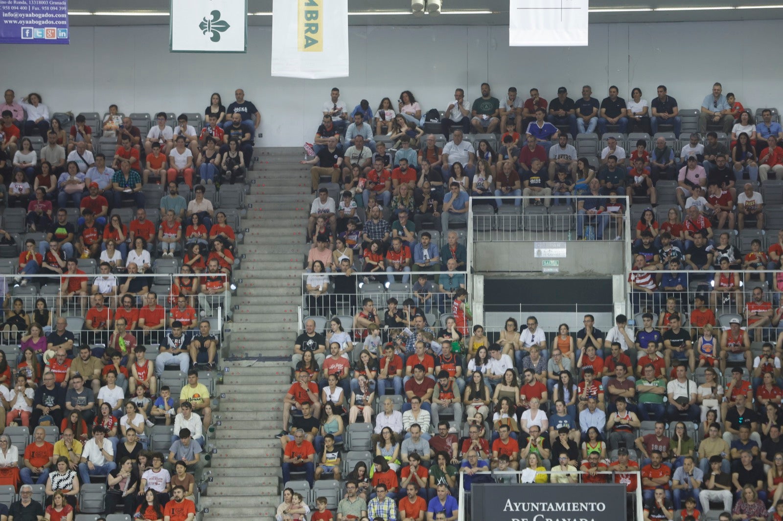 Encuéntrate en la grada durante el Covirán Granada - Gran Canaria