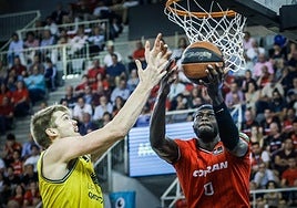 Dime lanza a canasta.