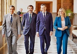 Lorenzo del Río, Vicente Guillarte, Juanma Moreno y Marifrán Carazo en la sede del TSJA.