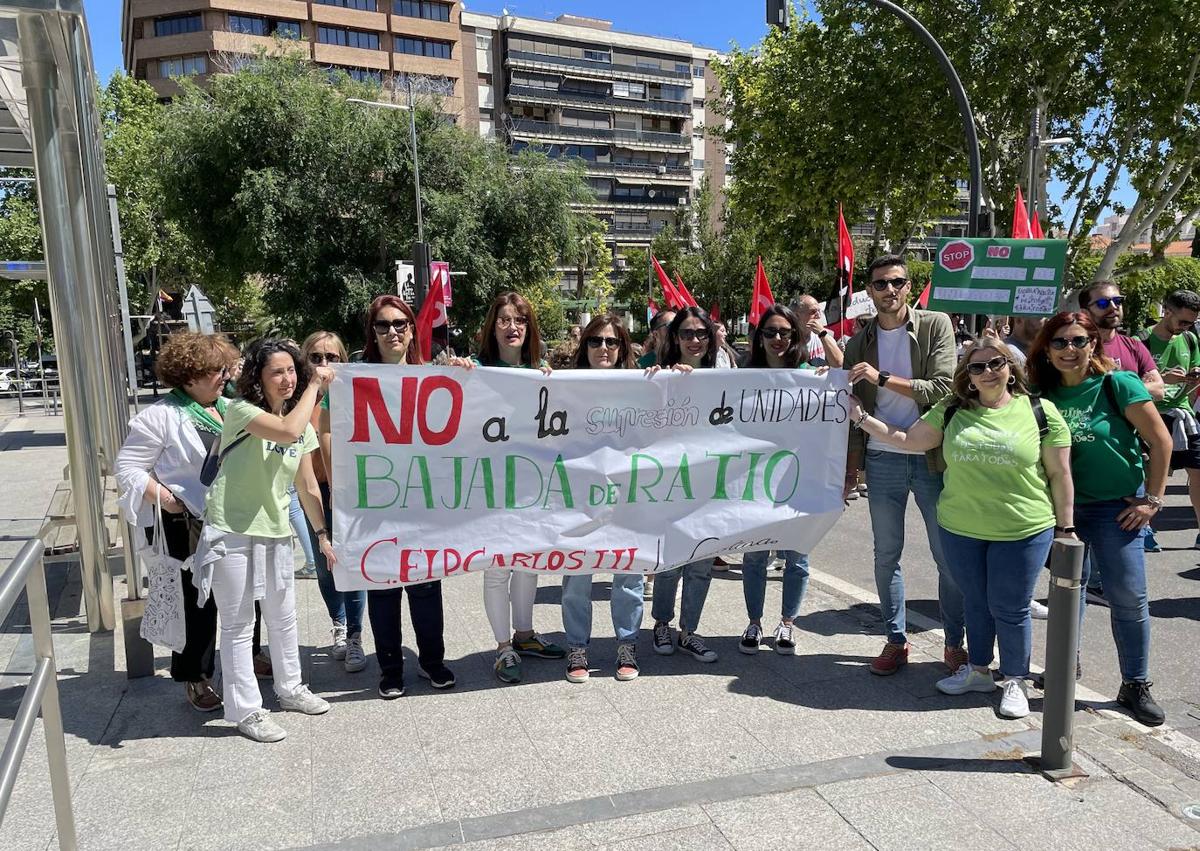 Imagen secundaria 1 - Docentes jienenses piden a la Junta que amplíe las plantillas y baje las ratios