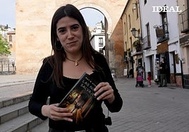 La escritora May R. Ayamonte.