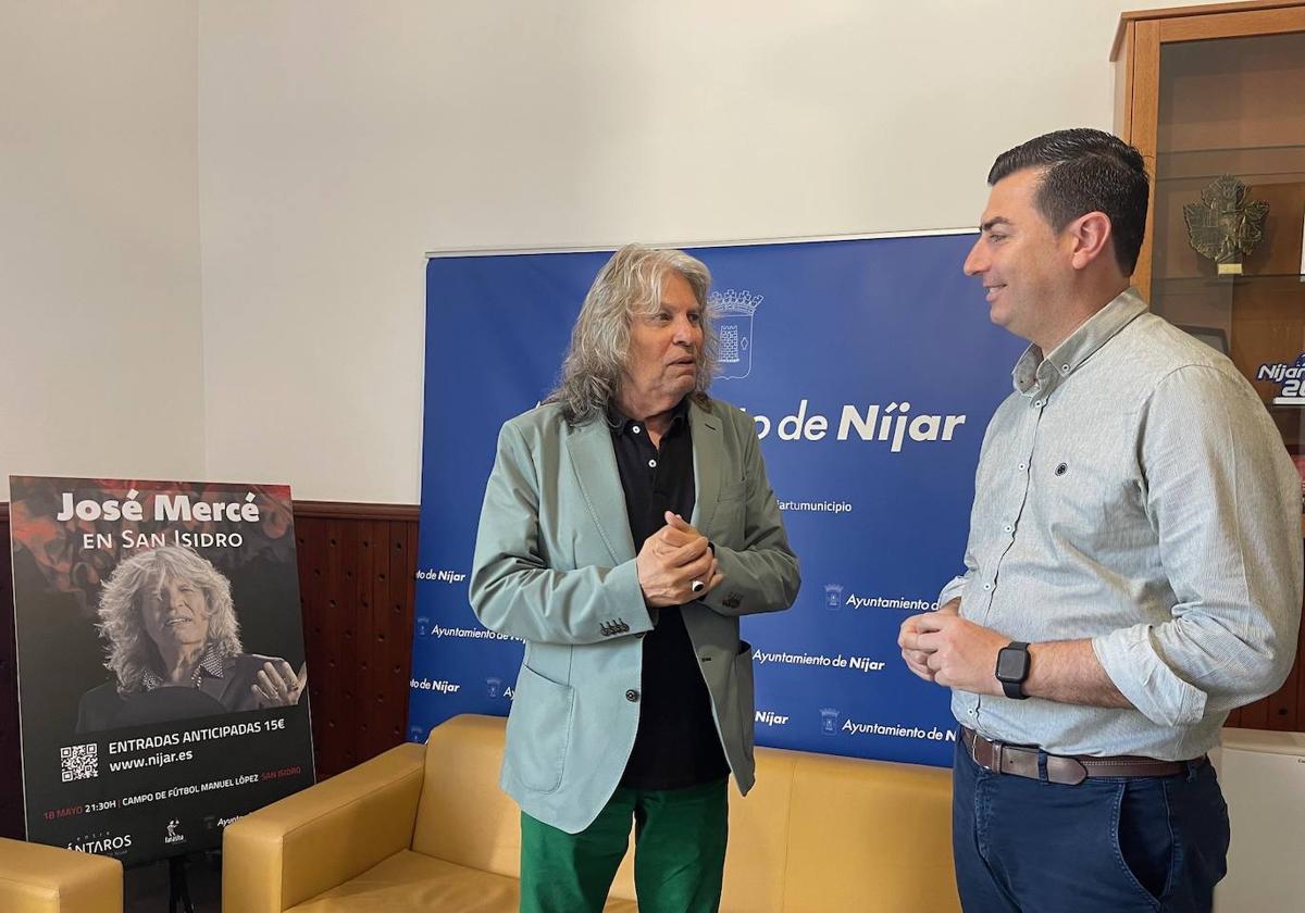 José Mercé visita al alcalde de Níjar.