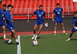 Peña y Chumi apuntan al once; Radovanovic también vuelve a la lista.