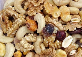 Aviso alimentario al detectar sustancias cancerígenas en frutos secos.