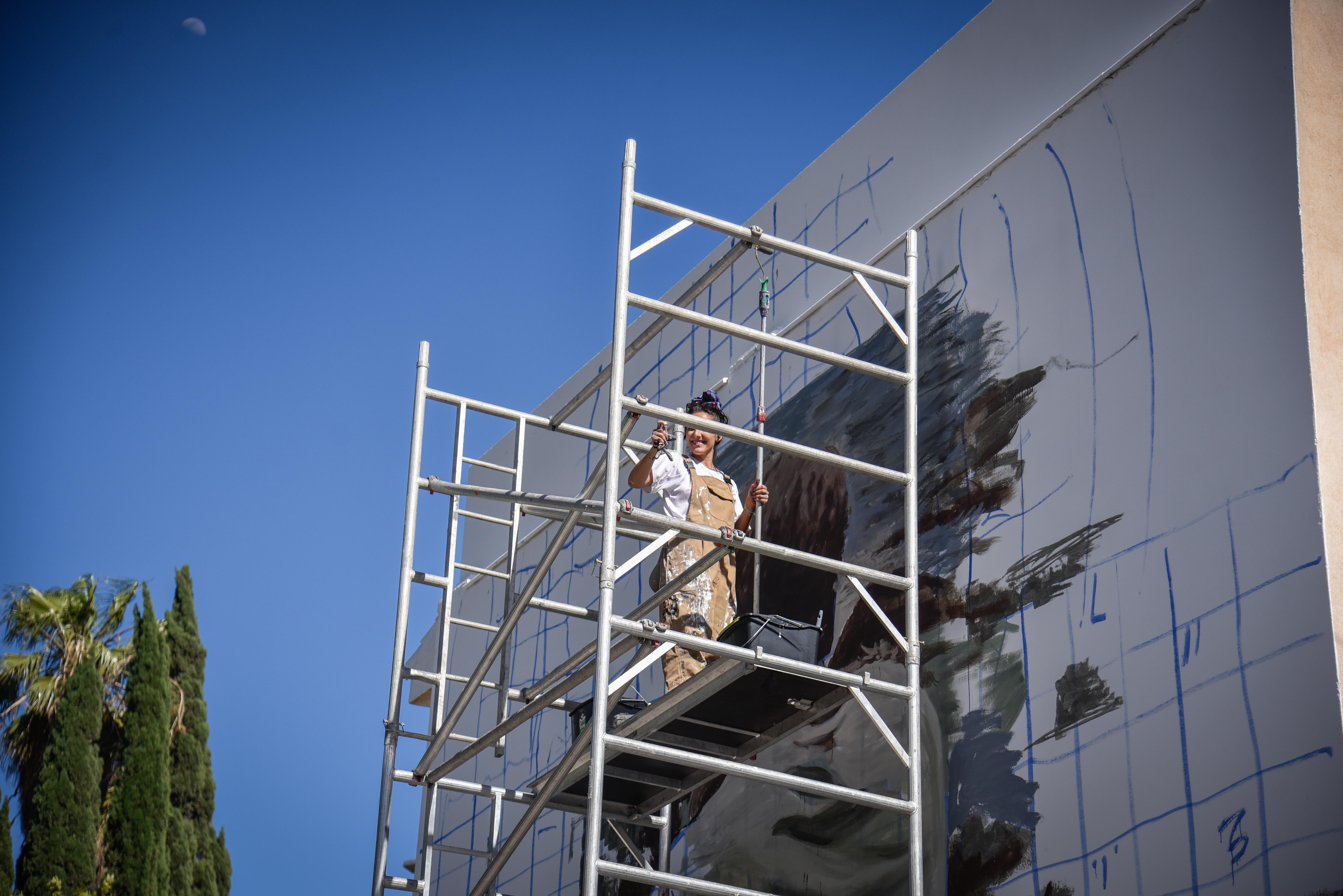 Salobreña inundada de grafitis artísticos, en imágenes