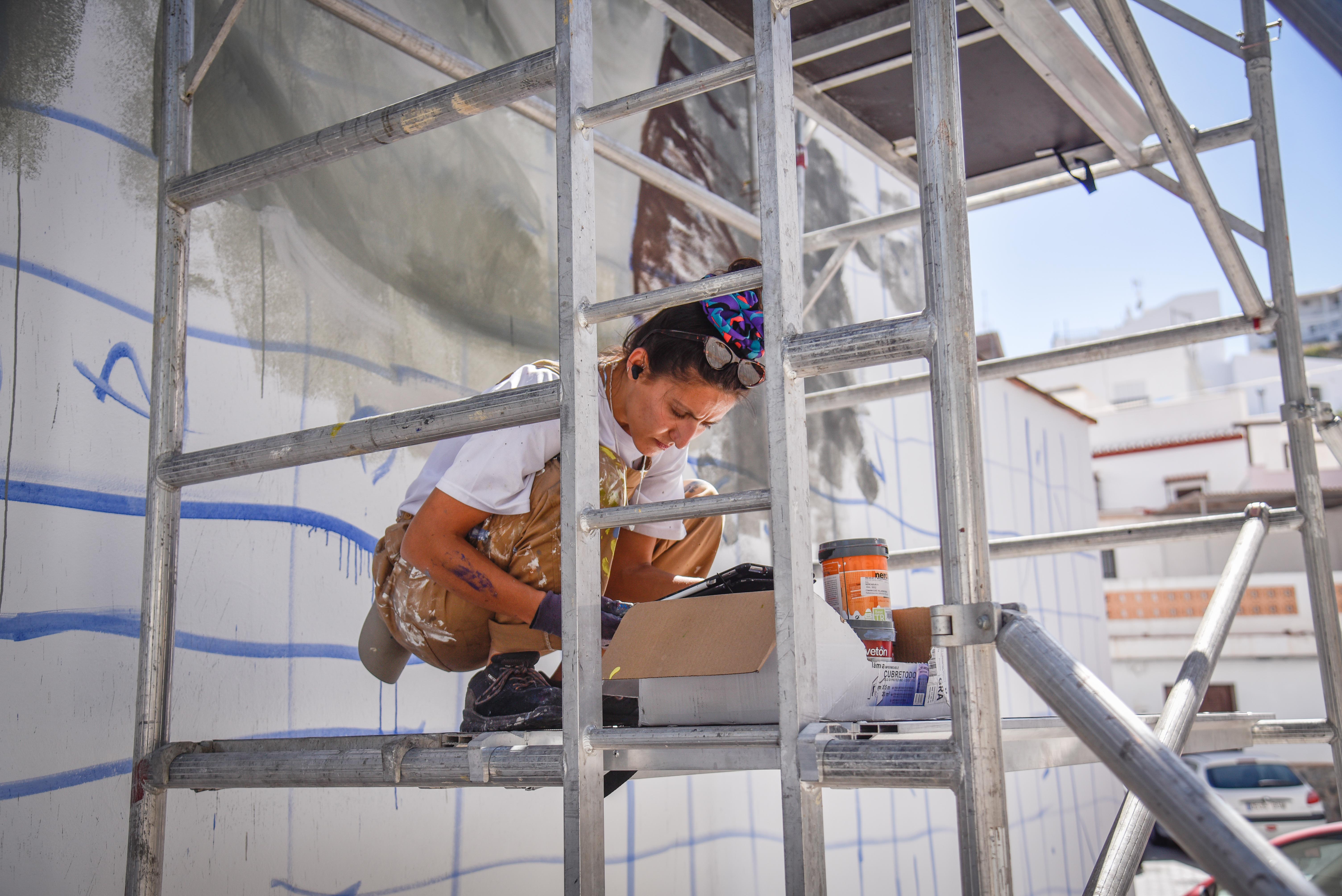Salobreña inundada de grafitis artísticos, en imágenes