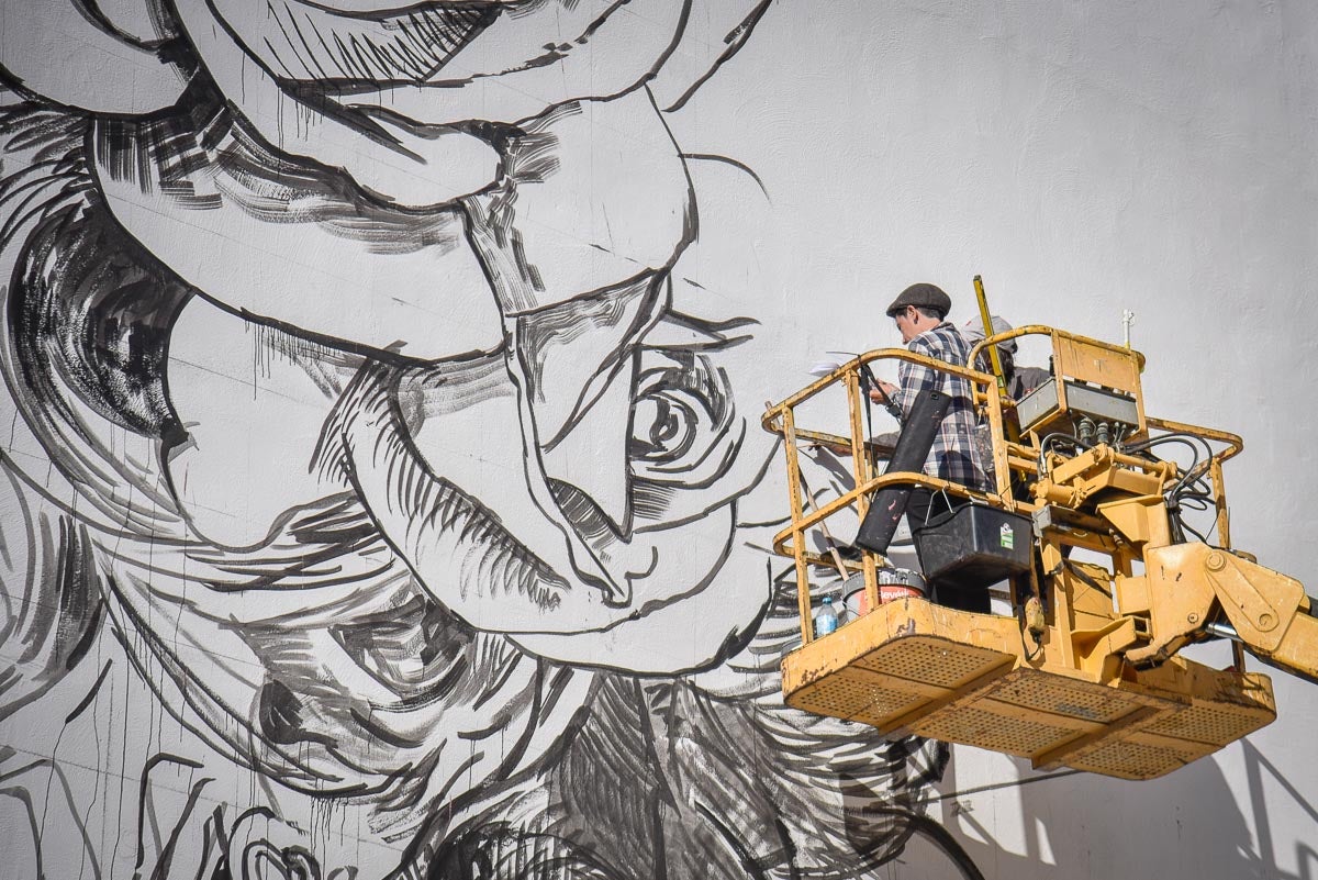 Salobreña inundada de grafitis artísticos, en imágenes