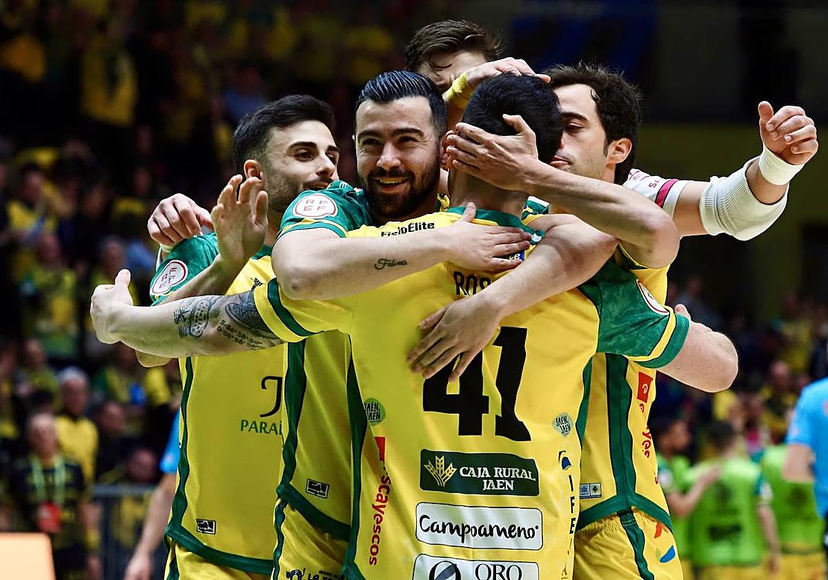 Los jugadores amarillos buscan su primer título de Copa del Rey después de tres subcampeonatos.