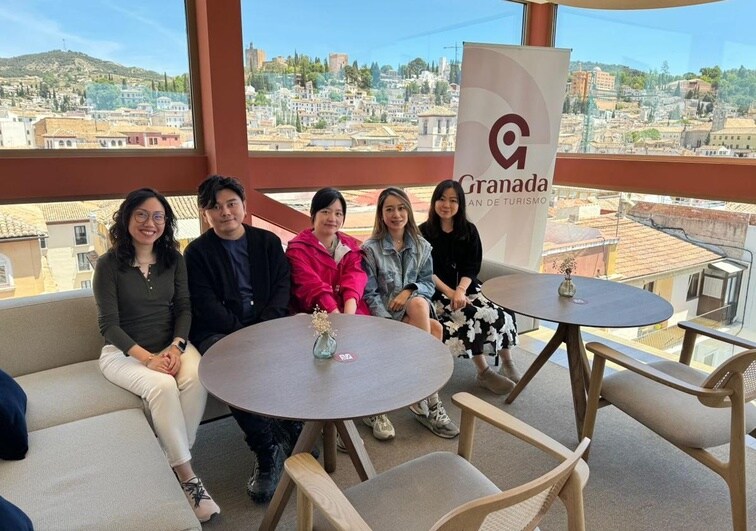 Influencers y periodistas chinos visitan Granada con el proyecto 'Red de Miradores de Granada'