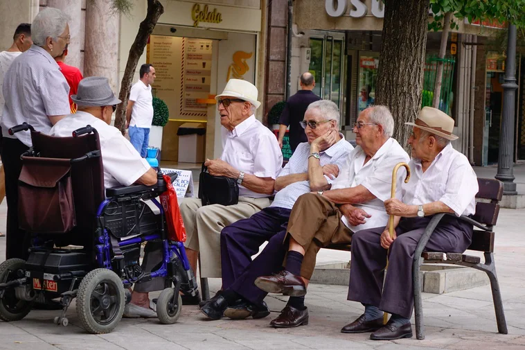 Estos son los pensionistas que tienen derecho a los 4.000 euros de Hacienda