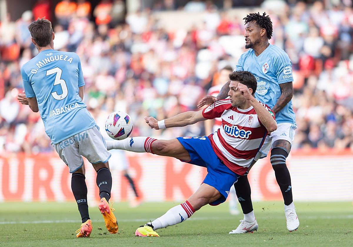El Celta logró la permanencia en Granada.