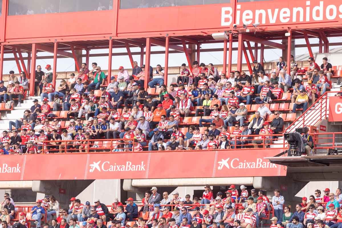 Encuéntrate en la grada en el partido entre Granada y Celta