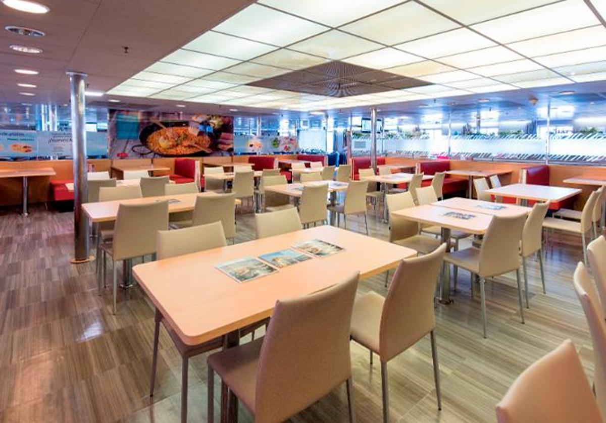 Comedor del nuevo ferry que unirá Motirl con Tánger