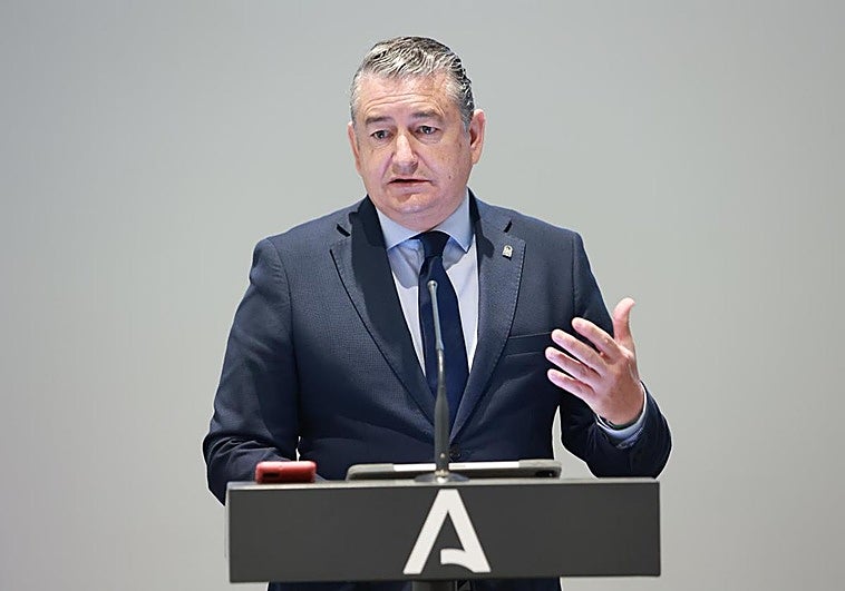El consejero de la Presidencia, Interior, Diálogo Social y Simplificación Administrativa, Antonio Sanz.