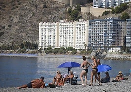 Turistas en las playas sexitanas.