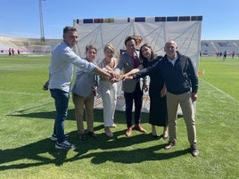 Representantes del Ayuntamiento y del Real Jaén.