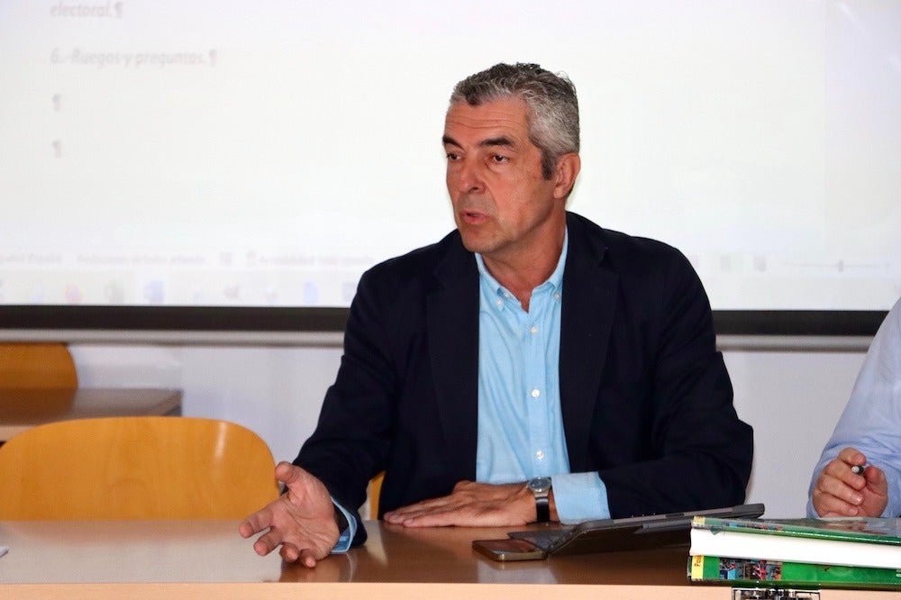 Antonio Rodríguez interviniendo en la asamblea.