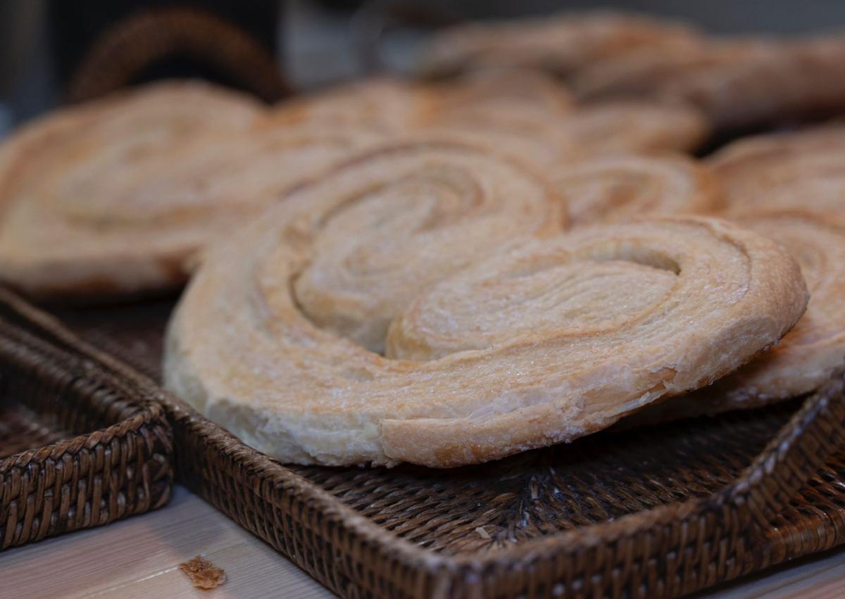 Imagen secundaria 1 - La pastelería de Andalucía con 100 años que es la mejor de España: «Todo artesano»