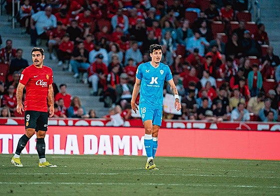El central serbio Aleksandar Radovanovic en el partido correspondiente con la jornada 37 en Son Moix.
