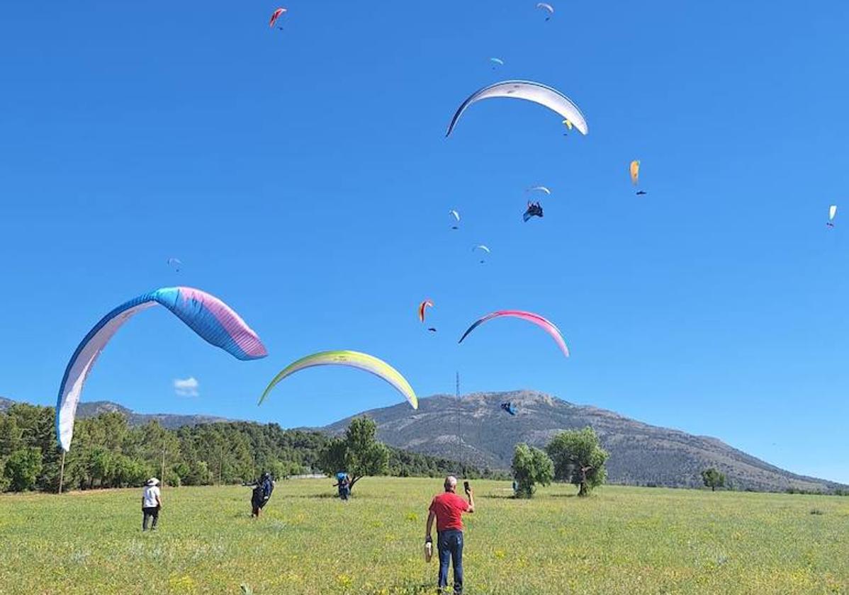 Portugal lidera ranking do 17.º Campeonato Europeu de Parapente ...