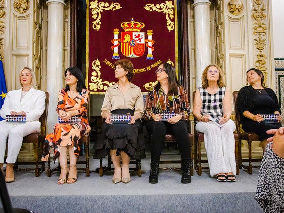 De izquierda a derecha, Ana Tárrago, Inmaculada López, Elisa Cabrerizo, Rosario García, Ana Sánchez Montoro y Mari Luz Ruiz.