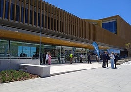 Invitados a la apertura de la sede de Cajamar en el PITA.